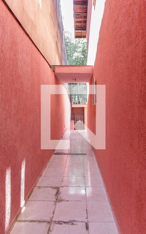 Casa para alugar com 80m², 2 quartos e 2 vagas Casa para alugar com 80m², 2 quartos e 2 vagasCorredor Externo