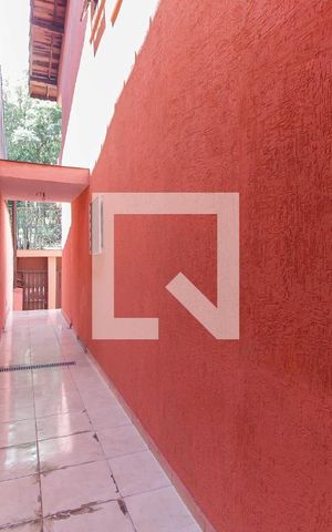 Casa para alugar com 80m², 2 quartos e 2 vagas Casa para alugar com 80m², 2 quartos e 2 vagasCorredor Externo