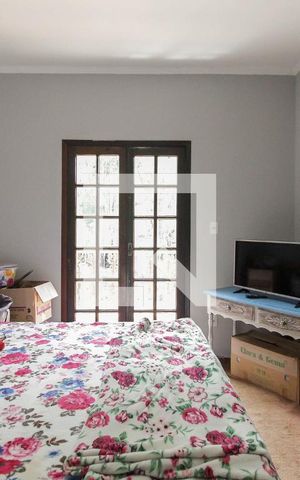 Casa para alugar com 80m², 2 quartos e 2 vagas Casa para alugar com 80m², 2 quartos e 2 vagasSuíte