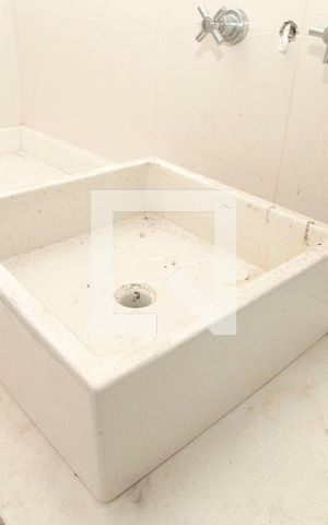 Casa à venda com 358m², 4 quartos e 5 vagasBanheiro Quarto 2 Suíte