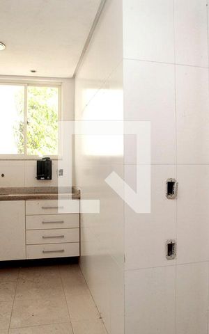 Casa à venda com 358m², 4 quartos e 5 vagasCozinha