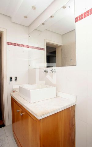 Casa à venda com 358m², 4 quartos e 5 vagasBanheiro Quarto 2 Suíte