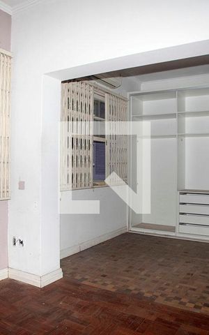 Casa à venda com 358m², 4 quartos e 5 vagasQuarto 2 Suíte