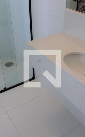 Casa de condomínio para alugar com 520m², 4 quartos e 6 vagasBanheiro da Suíte 2