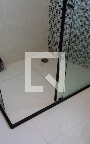 Casa de condomínio para alugar com 520m², 4 quartos e 6 vagasBanheiro da Suíte 1