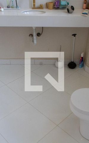 Casa de condomínio para alugar com 520m², 4 quartos e 6 vagasLavabo