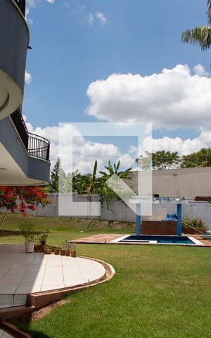 Casa de condomínio para alugar com 520m², 4 quartos e 6 vagasÁrea Externa