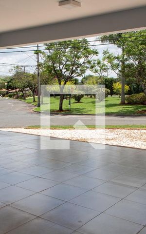 Casa de condomínio para alugar com 520m², 4 quartos e 6 vagasÁrea Externa