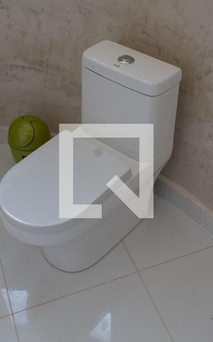 Casa de condomínio para alugar com 520m², 4 quartos e 6 vagasLavabo
