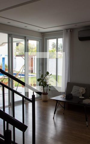 Casa de condomínio para alugar com 520m², 4 quartos e 6 vagasSala de Jantar
