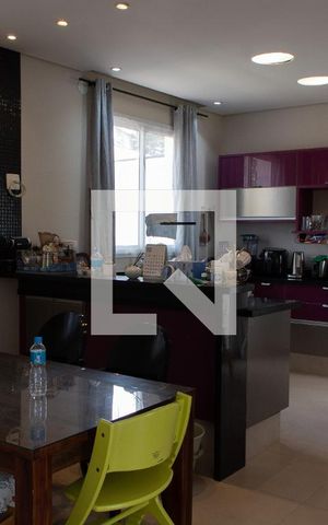 Casa de condomínio para alugar com 520m², 4 quartos e 6 vagasCozinha