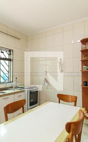 Casa à venda com 261m², 3 quartos e 4 vagas Casa à venda com 261m², 3 quartos e 4 vagasCozinha