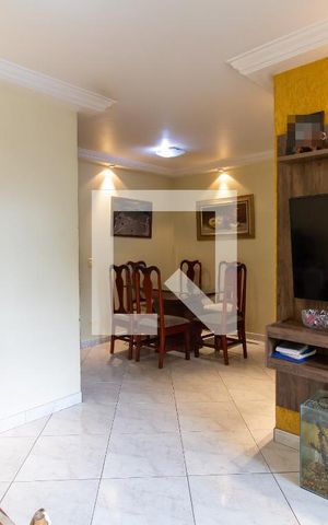 Apartamento à venda com 80m², 3 quartos e 1 vaga Apartamento à venda com 80m², 3 quartos e 1 vagaSala