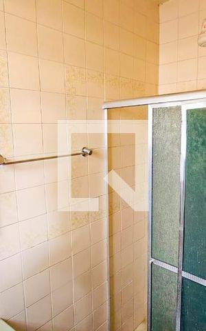 Casa à venda com 310m², 4 quartos e 2 vagas Casa à venda com 310m², 4 quartos e 2 vagasBanheiro