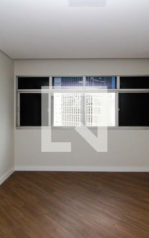 Apartamento à venda com 282m², 4 quartos e 3 vagas Apartamento à venda com 282m², 4 quartos e 3 vagasQuarto 4