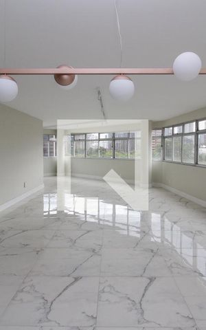 Apartamento à venda com 282m², 4 quartos e 3 vagas Apartamento à venda com 282m², 4 quartos e 3 vagasSala