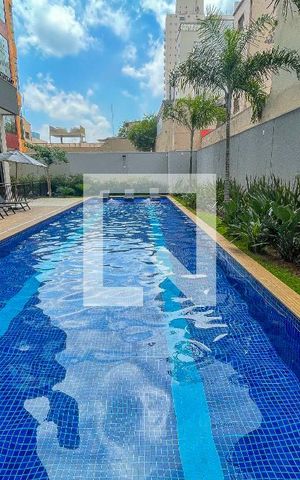 Studio à venda com 25m², 1 quarto e sem vaga Studio à venda com 25m², 1 quarto e sem vagaÁrea comum - Piscina