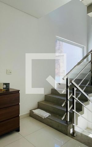 Casa para alugar com 300m², 3 quartos e 5 vagas Casa para alugar com 300m², 3 quartos e 5 vagasHall dos Dormitórios