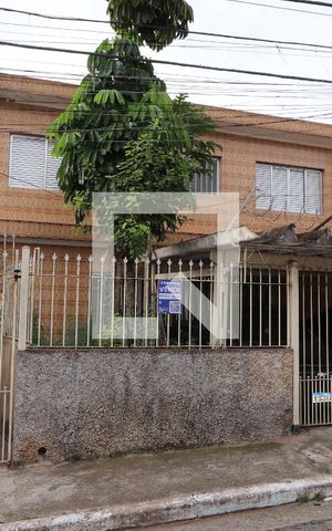 Casa à venda com 181m², 4 quartos e 2 vagasFachada