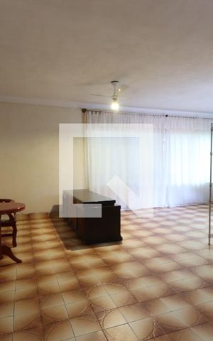 Casa à venda com 181m², 4 quartos e 2 vagasSala - Casa 2