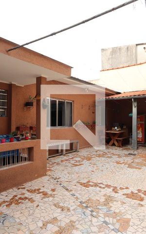 Casa à venda com 181m², 4 quartos e 2 vagasQuintal