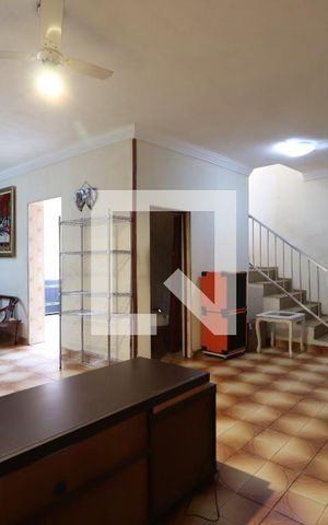 Casa à venda com 181m², 4 quartos e 2 vagasSala - Casa 2