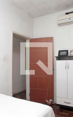 Casa à venda com 180m², 5 quartos e 5 vagasQuarto 1 Suíte