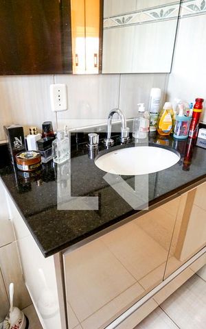Casa à venda com 224m², 3 quartos e 5 vagasBanheiro da suíte 01