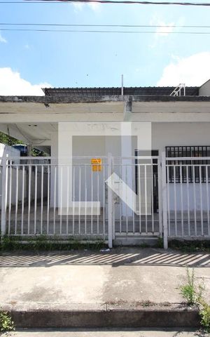 Casa para alugar com 60m², 2 quartos e 1 vaga Casa para alugar com 60m², 2 quartos e 1 vagaFachada com Placa Quinto Andar