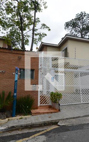 Casa de condomínio à venda com 300m², 4 quartos e 4 vagasFachada e portaria
