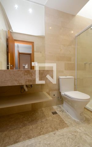 Casa de condomínio à venda com 300m², 4 quartos e 4 vagasBanheiro da Suíte 3