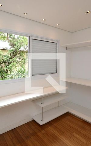 Casa de condomínio à venda com 300m², 4 quartos e 4 vagasSuíte 2