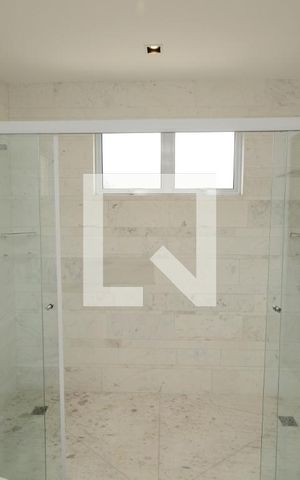 Casa de condomínio à venda com 300m², 4 quartos e 4 vagasBanheiro da Suíte 1