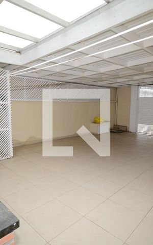 Casa de condomínio à venda com 300m², 4 quartos e 4 vagasGaragem