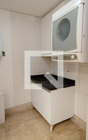 Casa de condomínio à venda com 300m², 4 quartos e 4 vagasÁrea de Serviço