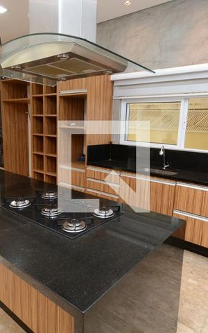 Casa de condomínio à venda com 300m², 4 quartos e 4 vagasCozinha