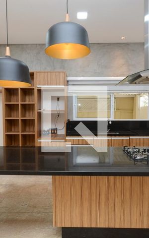 Casa de condomínio à venda com 300m², 4 quartos e 4 vagasCozinha