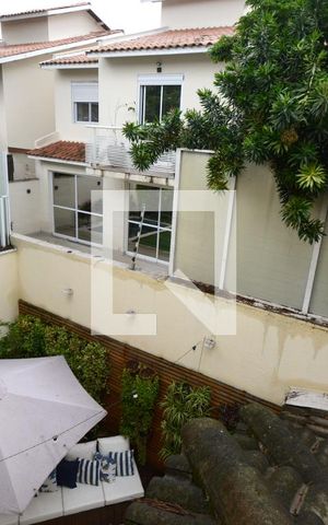 Casa de condomínio à venda com 300m², 4 quartos e 4 vagasVista da Suíte 4