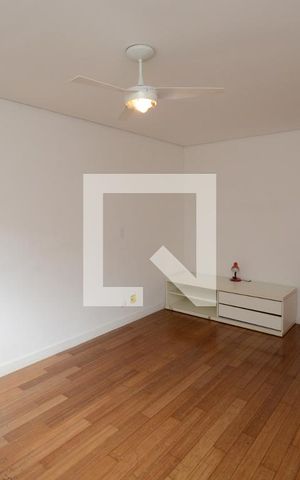 Casa de condomínio à venda com 300m², 4 quartos e 4 vagasSuíte 4