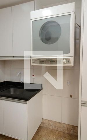 Casa de condomínio à venda com 300m², 4 quartos e 4 vagasÁrea de Serviço
