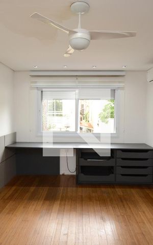 Casa de condomínio à venda com 300m², 4 quartos e 4 vagasSuíte 3