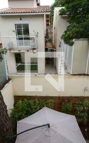 Casa de condomínio à venda com 300m², 4 quartos e 4 vagasVista da Suíte 3