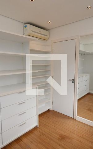 Casa de condomínio à venda com 300m², 4 quartos e 4 vagasSuíte 2