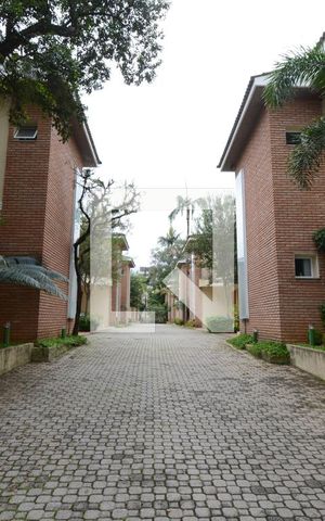 Casa de condomínio à venda com 300m², 4 quartos e 4 vagasÁrea comum