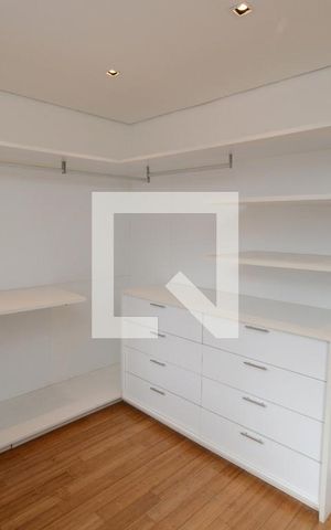 Casa de condomínio à venda com 300m², 4 quartos e 4 vagasSuíte 2