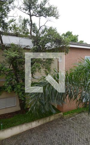 Casa de condomínio à venda com 300m², 4 quartos e 4 vagasVista da Suíte 2