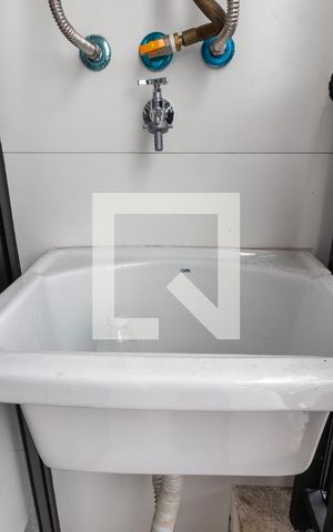 Apartamento à venda com 28m², 1 quarto e sem vagaVaranda e Área de Serviço