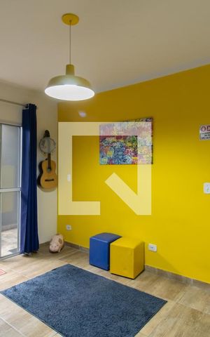 Casa à venda com 300m², 4 quartos e 2 vagas Casa à venda com 300m², 4 quartos e 2 vagasSala