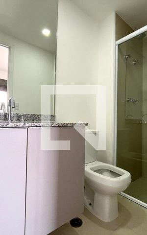Apartamento para alugar com 57m², 2 quartos e 1 vaga Apartamento para alugar com 57m², 2 quartos e 1 vagaBanheiro da Suíte
