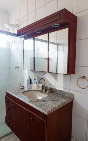Casa à venda com 230m², 3 quartos e 3 vagas Casa à venda com 230m², 3 quartos e 3 vagasBanheiro Social